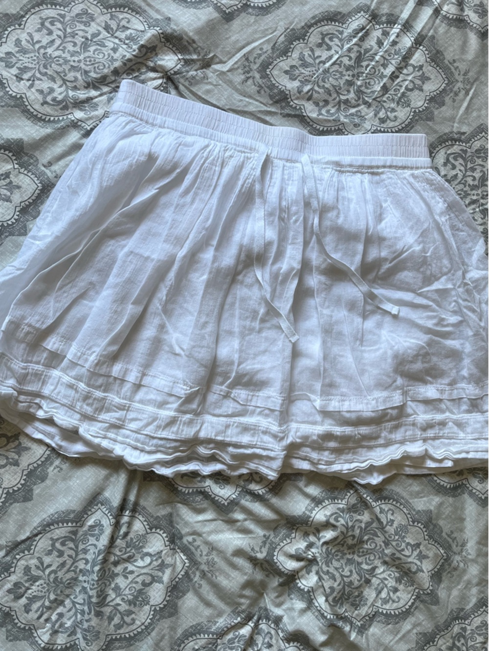 Old Navy White skirt